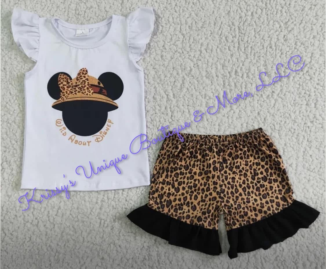 Minnie Mouse Wild About Disney Short Set